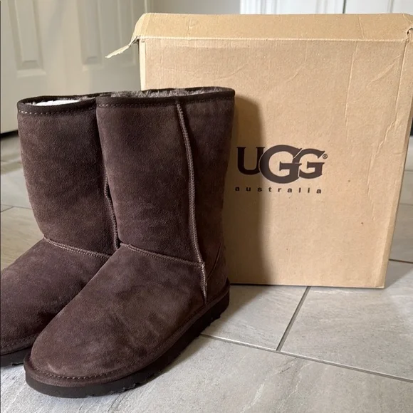 UGG Classic 2 Brown Suede Boots - Picture 1 of 5